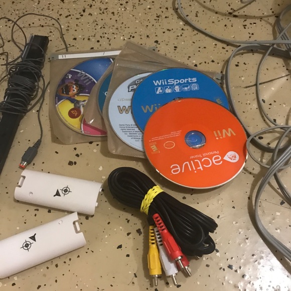 Wii - Picture 4 of 8